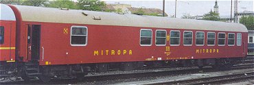 Dining car &quot;MITROPA&quot; type &quot;Bautzen&quot; (1:100)<br /><a href='images/pictures/Roco/45515.jpg' target='_blank'>Full size image</a>